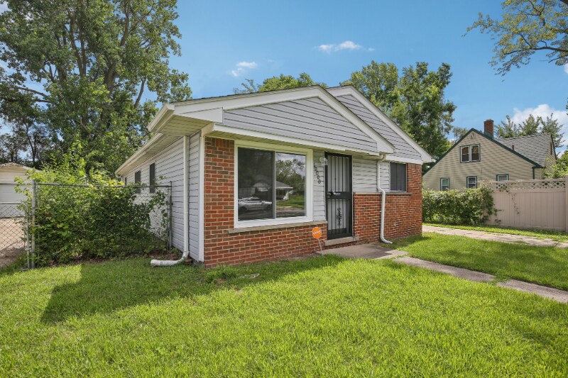 Building Photo - 10000 Stahelin Ave