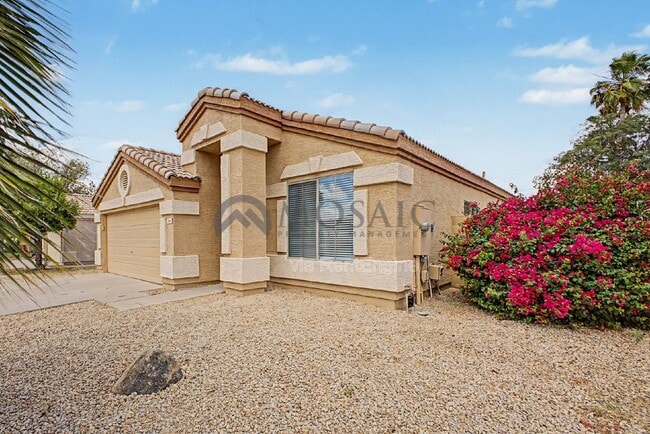 Building Photo - 1894 E Palomino Dr