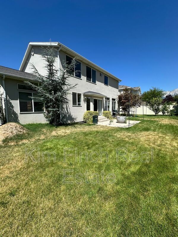 Building Photo - 9820 Deep Creek Dr