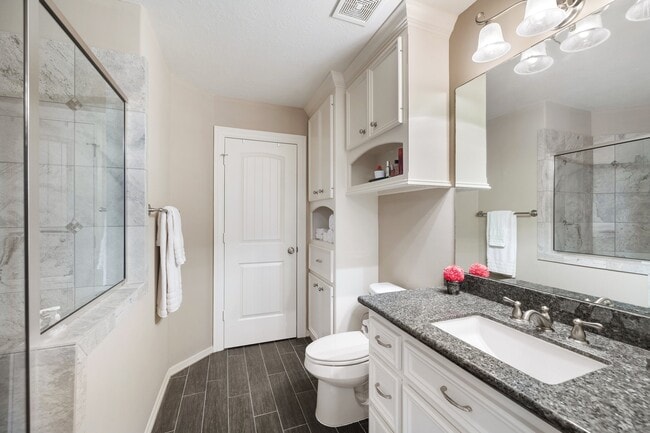 Building Photo - 21603 Christopher Lake Ct