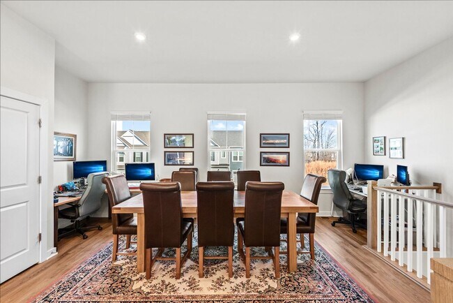 Building Photo - Like New! CLOSE TO I-95 & QUANTICO!