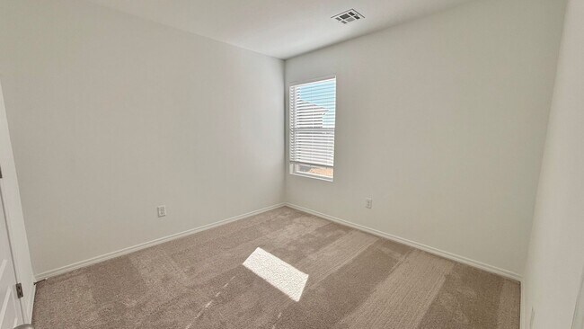 Building Photo - Brand New!! Cute 3 bed, 2 bath in Tuscany Lakes