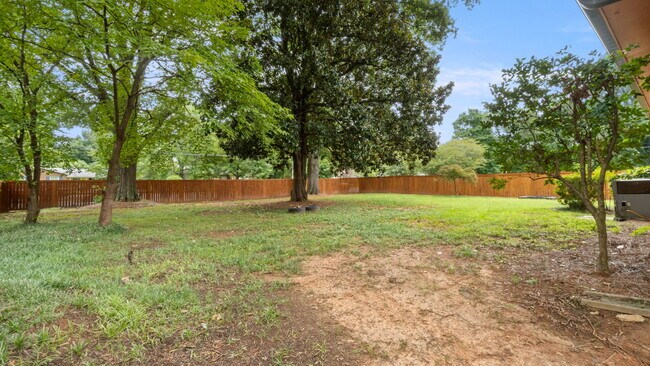Building Photo - 5745 Riviere Dr