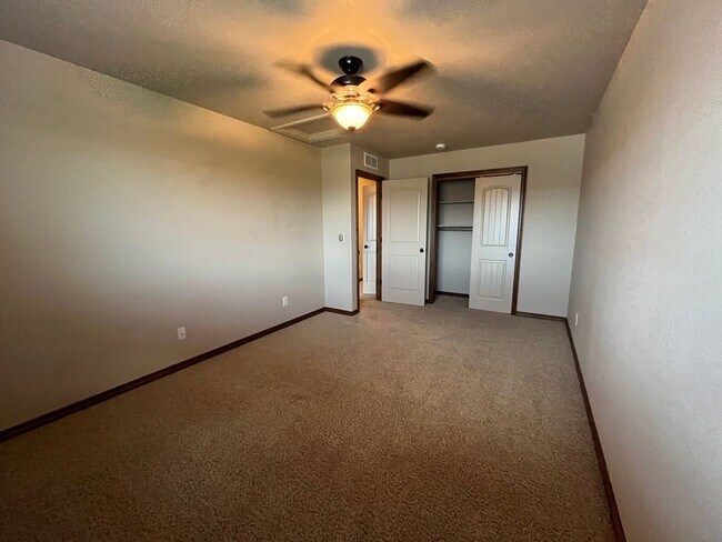 Building Photo - Beautiful single-family home in Berthoud!