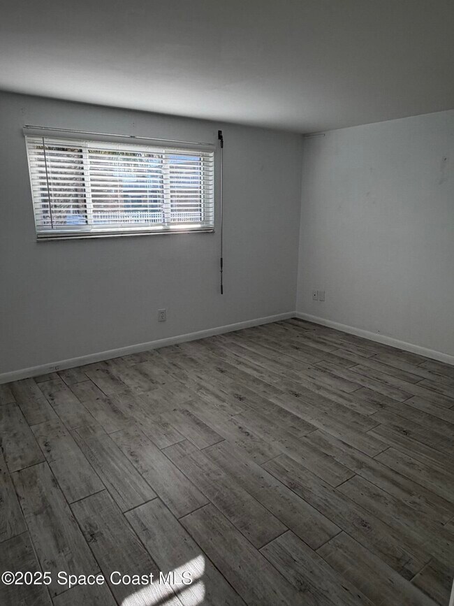 Building Photo - 5000 Ocean Beach Blvd