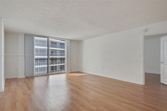 Building Photo - 1756 N Bayshore Dr