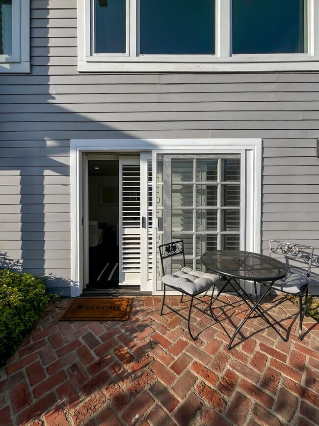 Building Photo - 1229 Ozeta Terrace