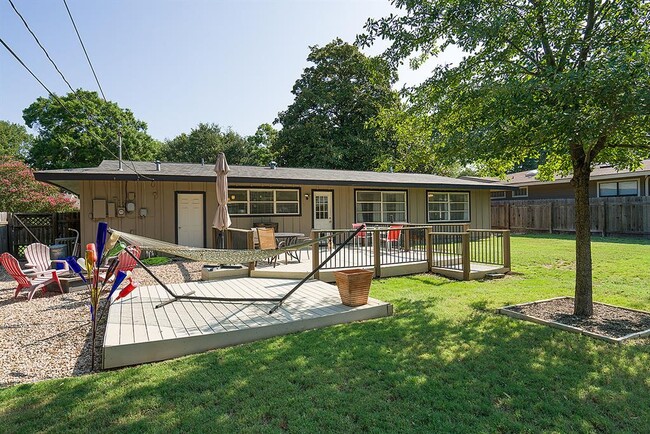 Building Photo - 2603 Albata Ave