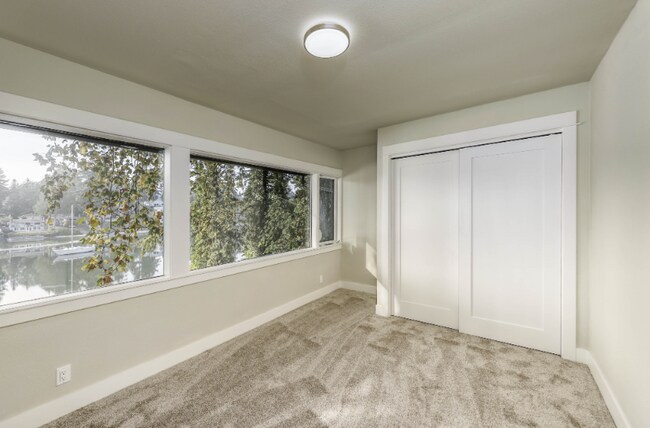 Building Photo - 1525 S Marine Dr