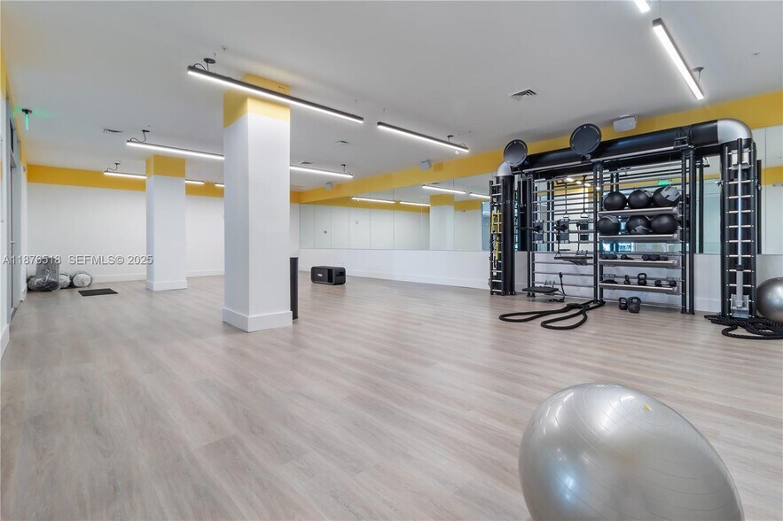 Building Photo - 7875 NW 107th Ave