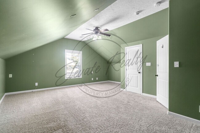 Building Photo - Charming 3-Bedroom Home with Bonus Room, F...