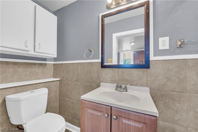 Building Photo - 72 Northfield Rd