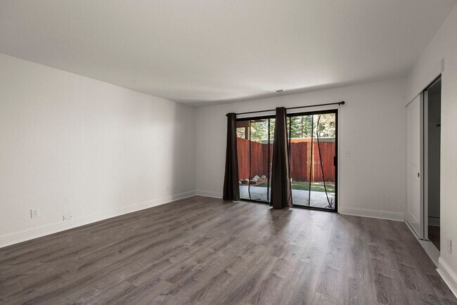 Building Photo - Incline Village: Condo - 3 Bedrooms, 2 Full Bathrooms, 1 Car Garage, Low Elevation, Centrally Loc...