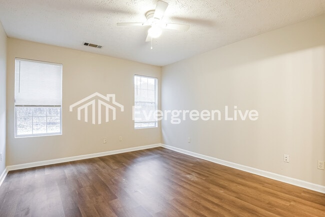 Building Photo - 528 Arcadia Ct