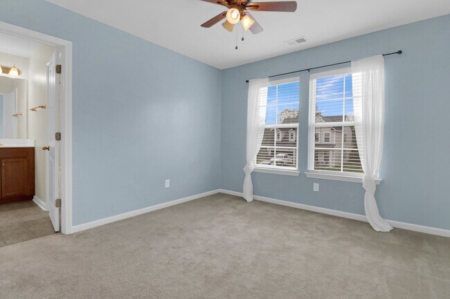 Building Photo - Modern Comfort & Easy Living in Ladson