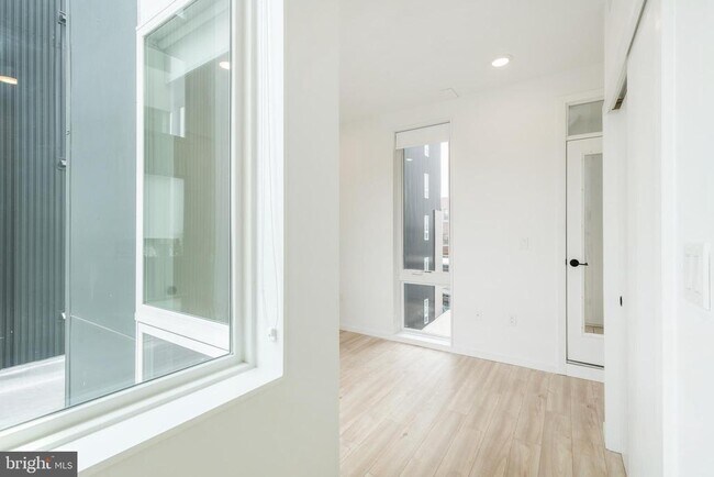 Building Photo - 1154 N Lee St