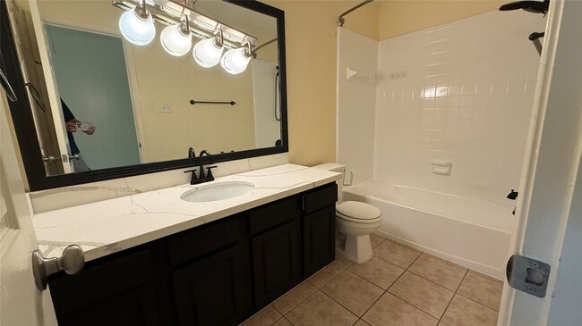 Building Photo - 7206 Bethany Bay Dr