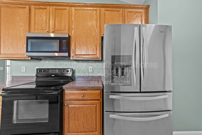 Building Photo - 359 Vesta Dr