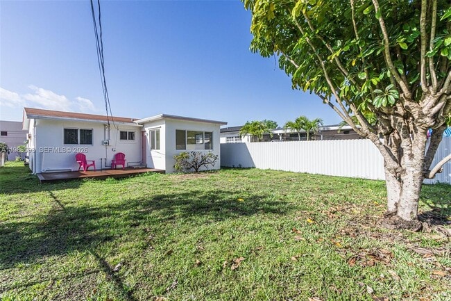 Building Photo - 616 NW 3rd Ct