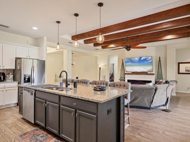 Building Photo - 1041 Buttercup Glen