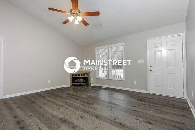 Building Photo - 3 Bedroom Pet-Friendly Home in Zebulon, NC with Main Street Renewal