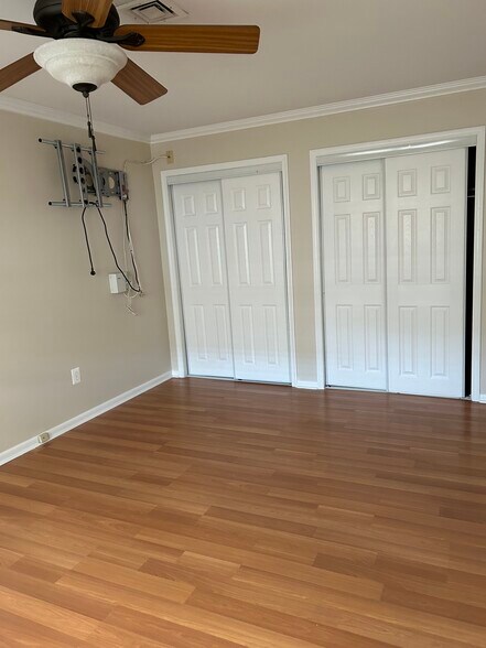 Building Photo - 8124 Ryers Ave