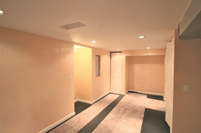 Building Photo - 4804 Daggets Ct