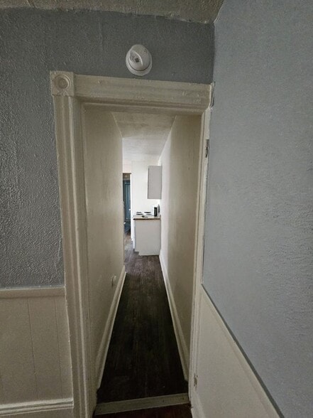 Building Photo - 924 E Morton St