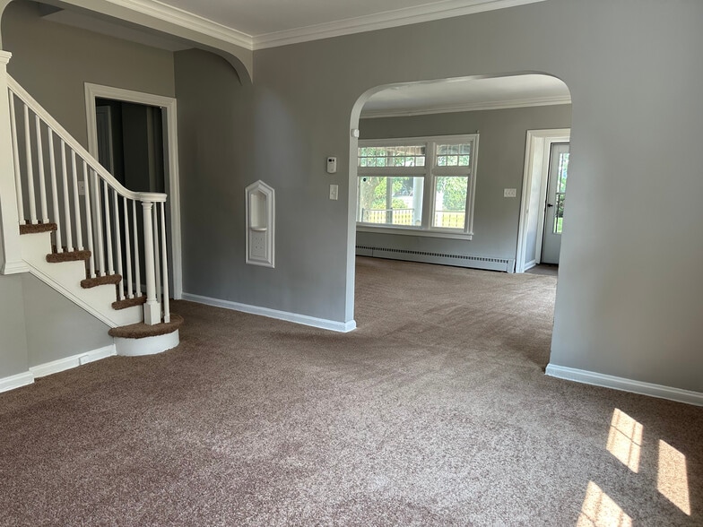 Dining Room - 2086 Marlindale Rd