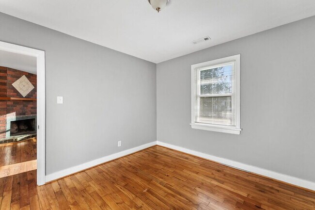 Building Photo - 108 E Magruder St