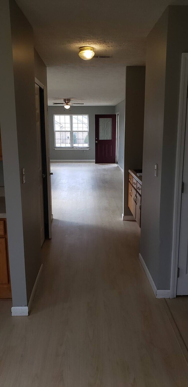 Building Photo - 220 Phillips St