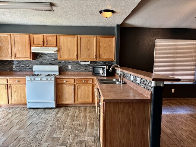 Building Photo - 3617 Cameo Dr