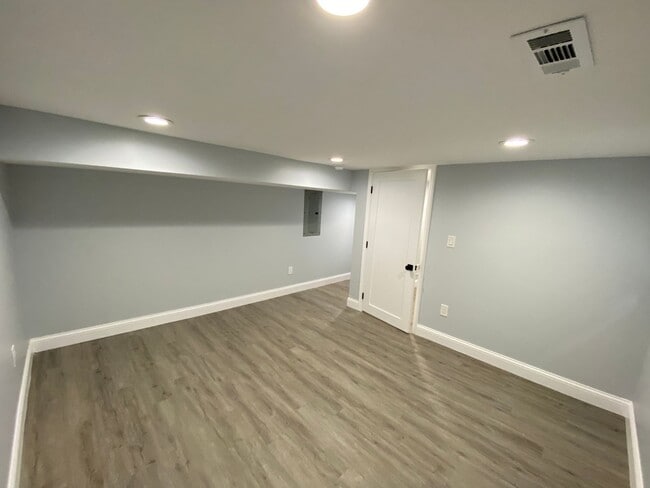 Building Photo - W 10th Ave 33-35 DFT