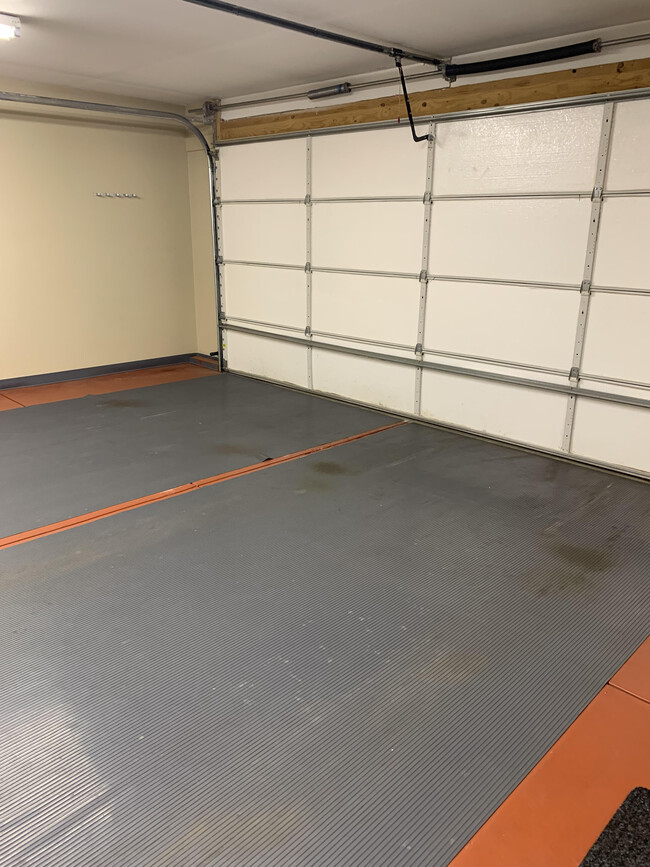 Building Photo - 648 Callisto Dr