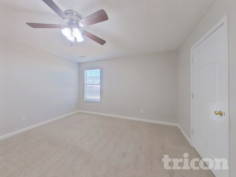 Building Photo - 337 White Gables Dr