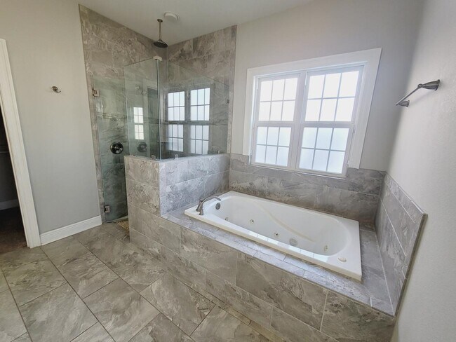 Building Photo - 2508 Goldenrod Wy