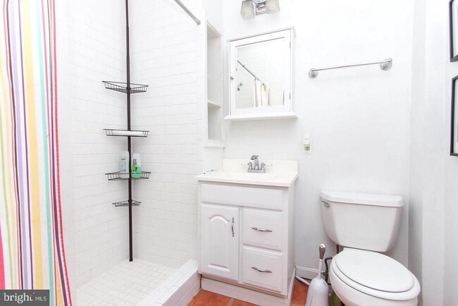 Building Photo - 811 S Broadway