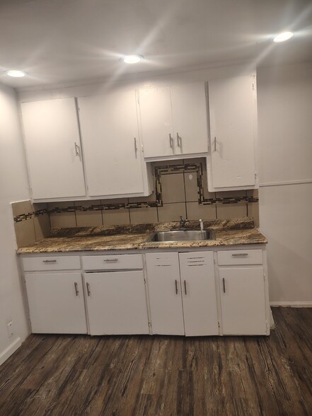 Building Photo - 19324 Avon Ave