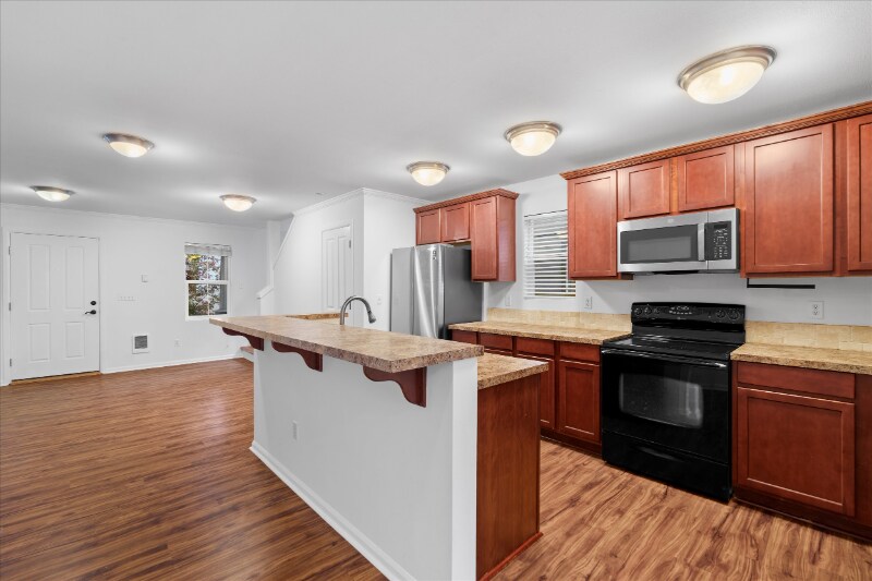 Building Photo - 6527 Indiana St SE