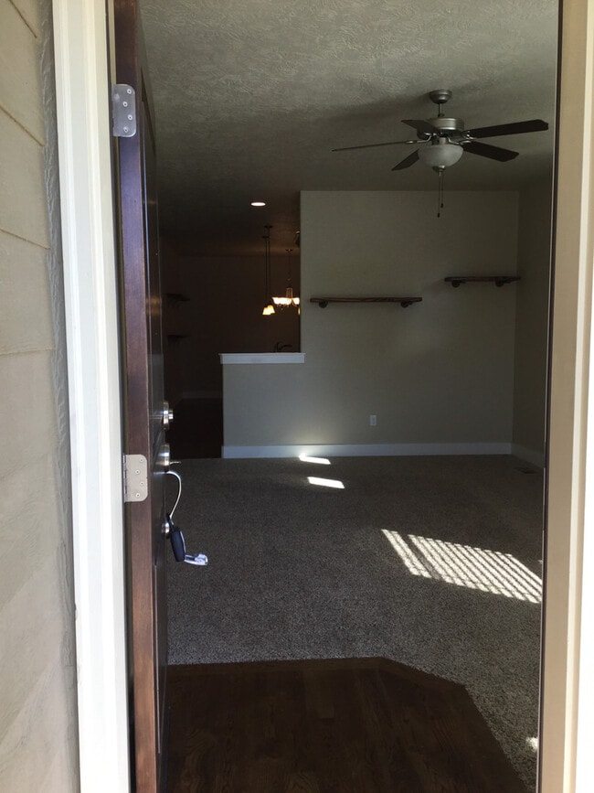 Building Photo - Boise, 3Bd/2.5Bth/2Car, 1743Sqft, Greenbriar Commons Subdivision