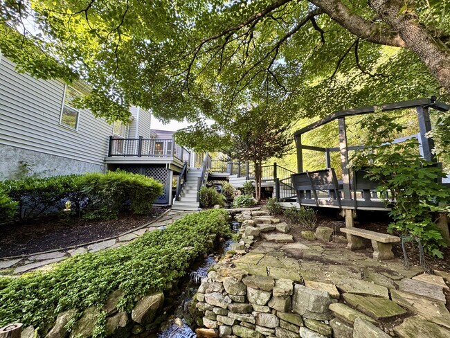 Building Photo - 220 Konawa Ln