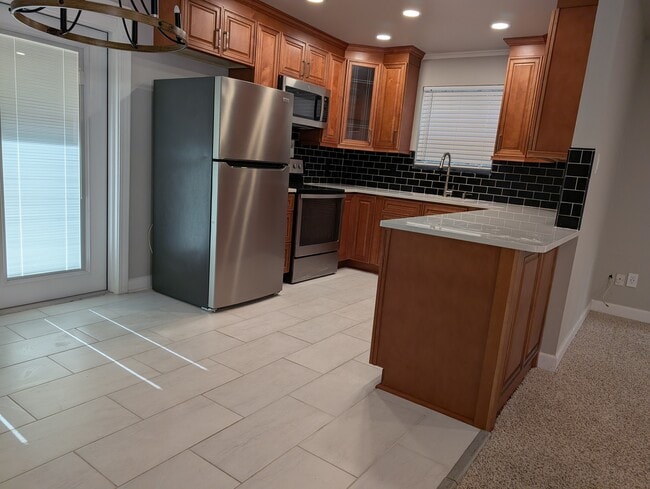 Building Photo - Ridgedale