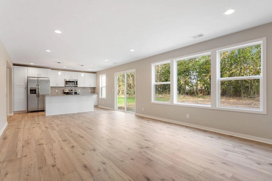 Building Photo - 737 Butternut Dr
