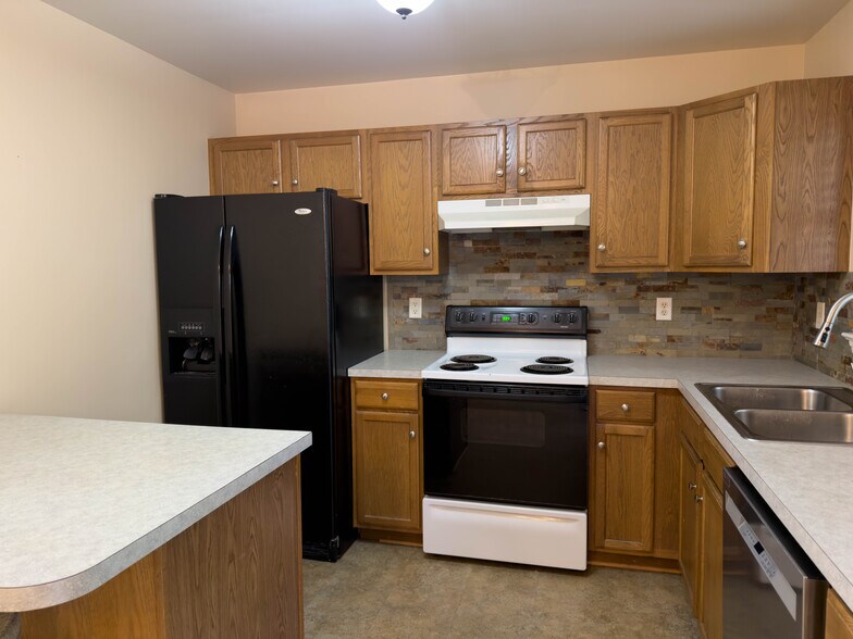 Building Photo - 562 Wood Duck Dr