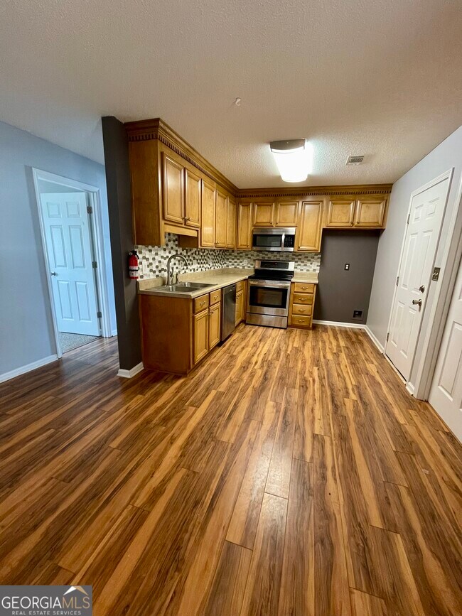 Building Photo - 207 Grand Ave