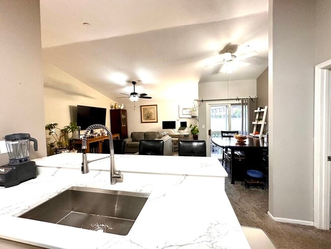 Building Photo - 1384 Cunat Ct