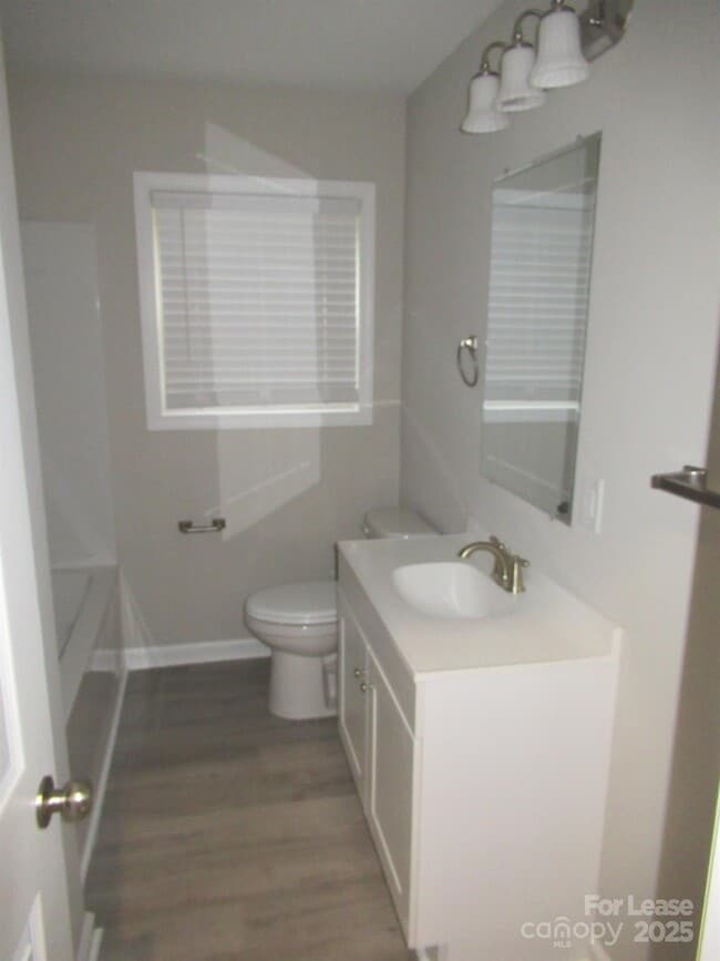 Building Photo - 1735 River Rd