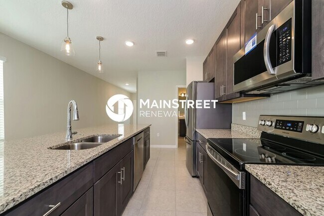 Building Photo - 3 Bedroom Pet-Friendly Home in DAVENPORT, ...
