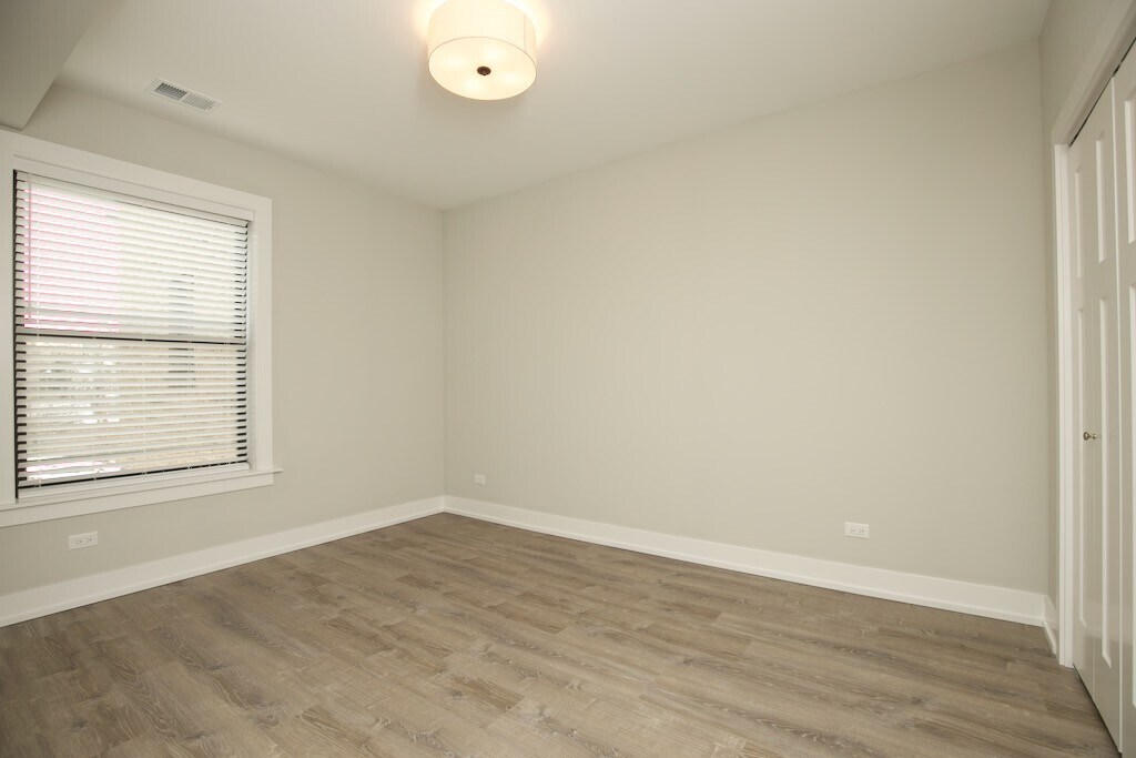 Building Photo - 1005 Crain St