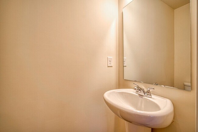 Building Photo - 580 Millsgate Cir